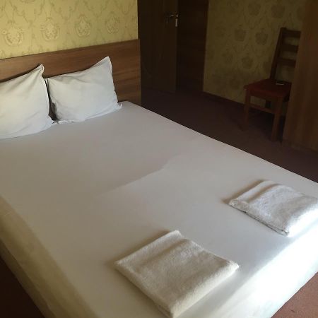 Irish Hotel Шумен Экстерьер фото